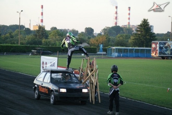 Grupa kaskaderów Flott Cascaders Team (10.07.2010) - zdjęcie #104 - eOstroleka.pl
