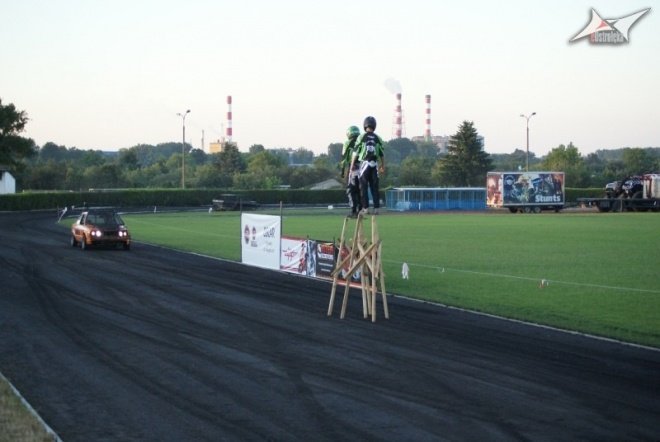 Grupa kaskaderów Flott Cascaders Team (10.07.2010) - zdjęcie #103 - eOstroleka.pl