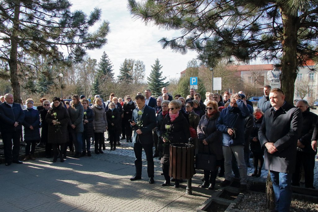 Ostrołęka: Urzędnicy złożyli hołd zmarłemu koledze [20.03.2019] - zdjęcie #19 - eOstroleka.pl