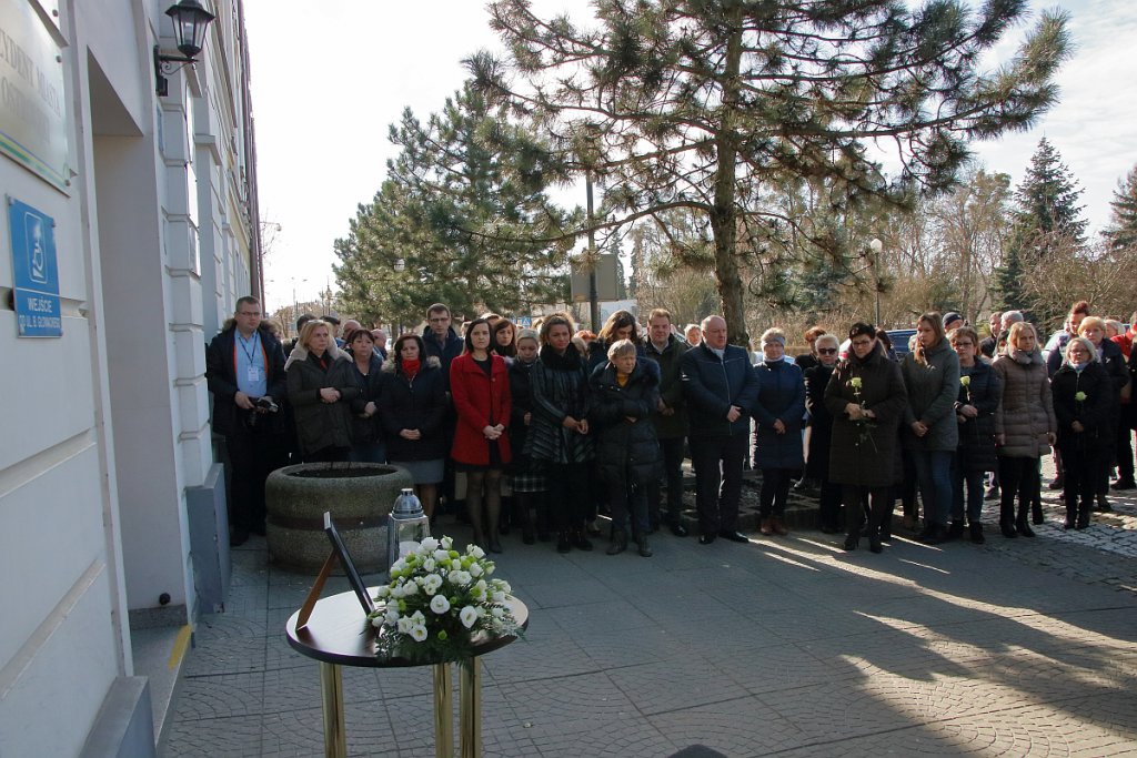 Ostrołęka: Urzędnicy złożyli hołd zmarłemu koledze [20.03.2019] - zdjęcie #20 - eOstroleka.pl
