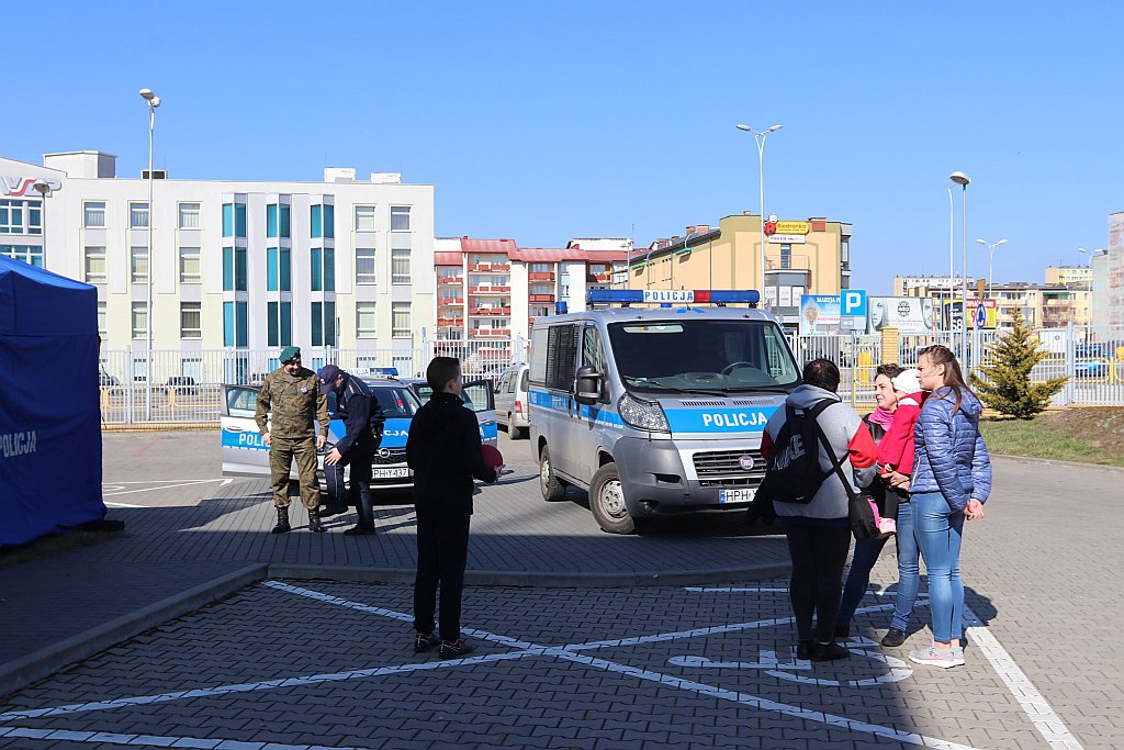 Akcja krwiodawstwa przed komendą policji [23.03.2019] - zdjęcie #9 - eOstroleka.pl