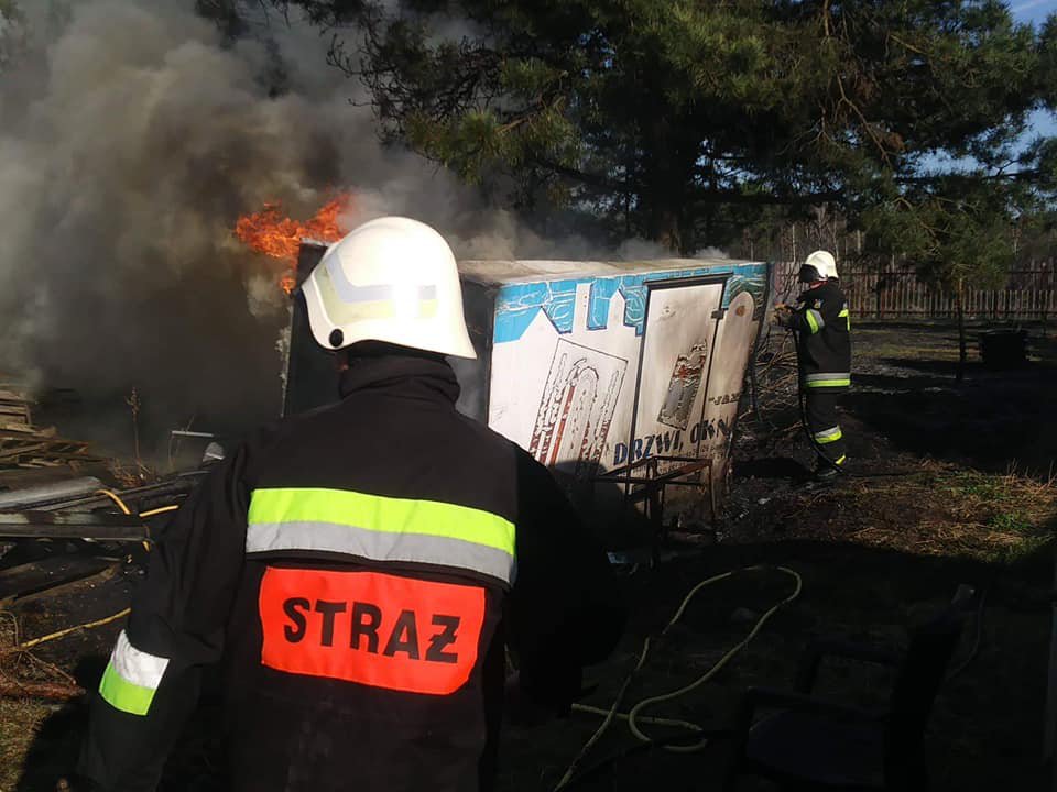 Pożar sortowni śmieci przy ulicy Przemysłowej [24.03.2019] - zdjęcie #3 - eOstroleka.pl