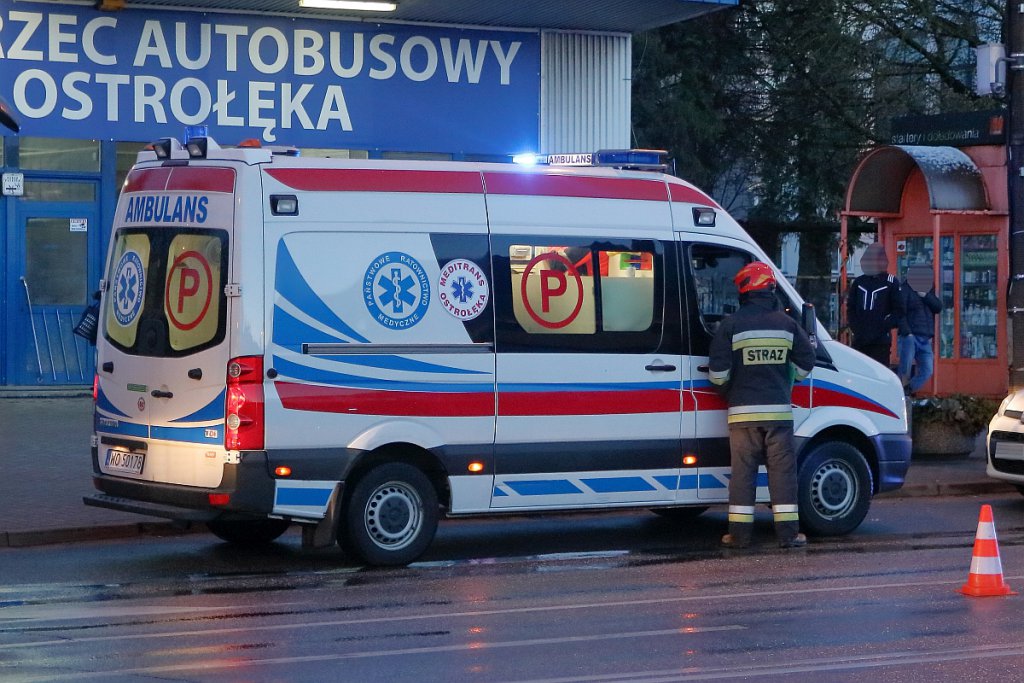 Kolizja z „elką” na ulicy Bogusławskiego [26.03.2019] - zdjęcie #9 - eOstroleka.pl
