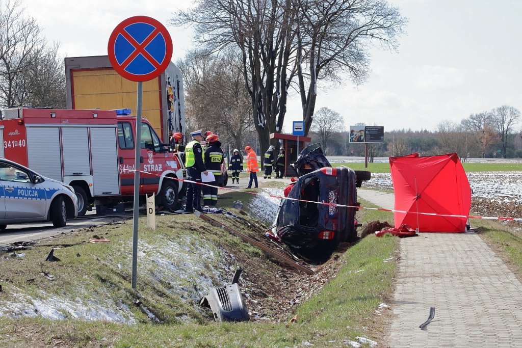 Koszmarny wypadek w Kordowie. Zginęło dwoje dzieci! [27.03.2019] - zdjęcie #15 - eOstroleka.pl