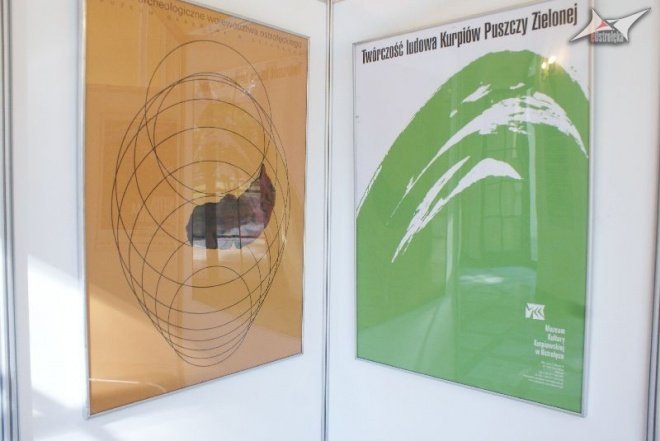 Warszawska wystawa Plakat Kurpiowski - Zenona Kowalczyka (15.07.2010) - zdjęcie #22 - eOstroleka.pl