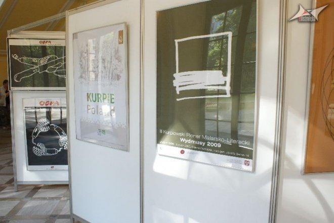 Warszawska wystawa Plakat Kurpiowski - Zenona Kowalczyka (15.07.2010) - zdjęcie #21 - eOstroleka.pl