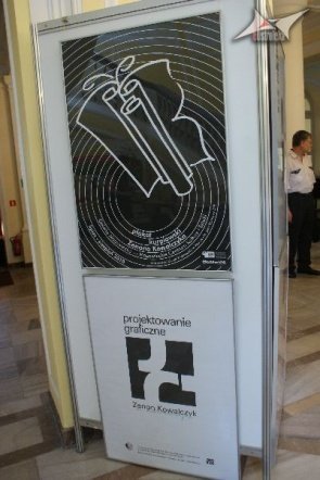 Warszawska wystawa Plakat Kurpiowski - Zenona Kowalczyka (15.07.2010) - zdjęcie #17 - eOstroleka.pl