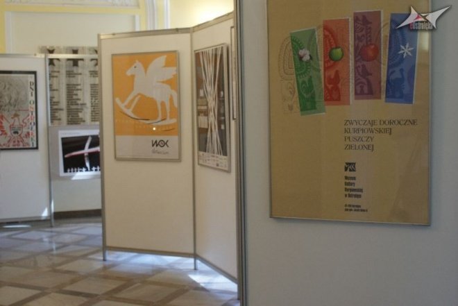 Warszawska wystawa Plakat Kurpiowski - Zenona Kowalczyka (15.07.2010) - zdjęcie #10 - eOstroleka.pl