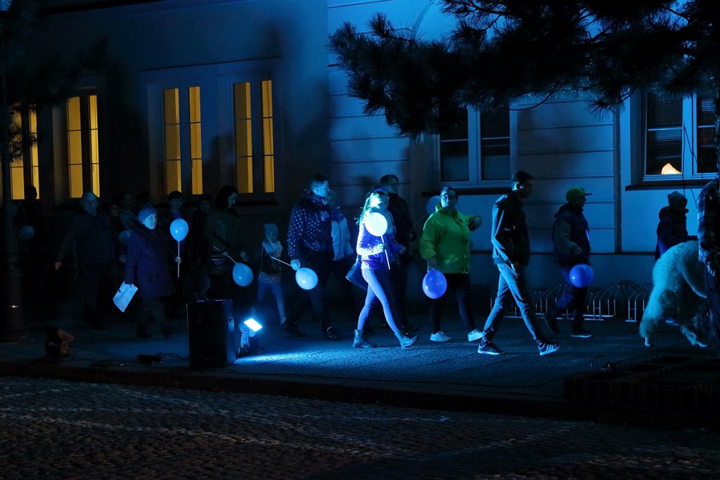 Niebieski Marsz w Ostrołęce [02.04.2019] - zdjęcie #30 - eOstroleka.pl