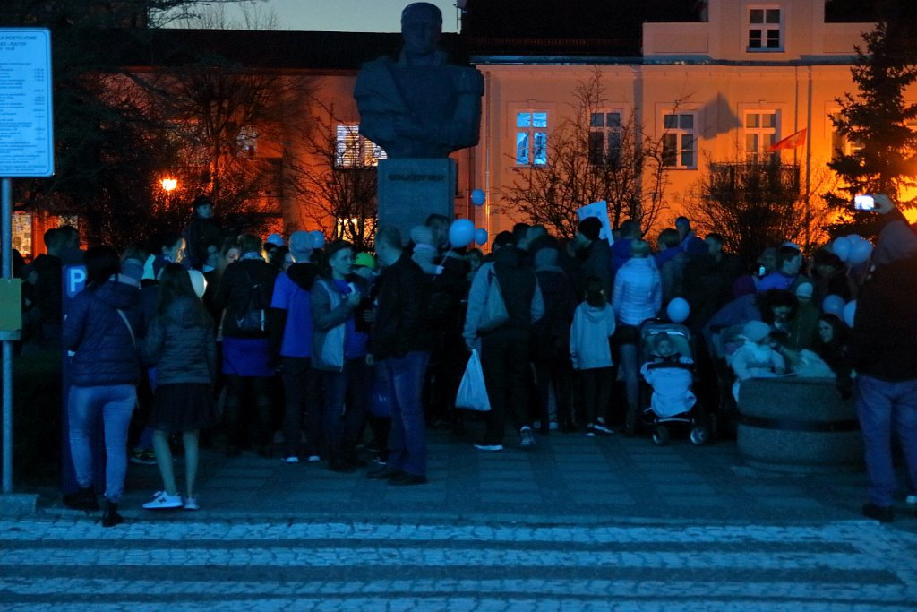 Niebieski Marsz w Ostrołęce [02.04.2019] - zdjęcie #88 - eOstroleka.pl