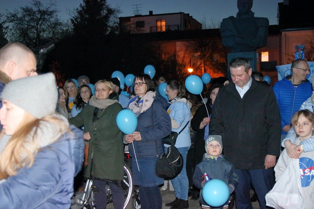 Niebieski Marsz w Ostrołęce [02.04.2019] - zdjęcie #5 - eOstroleka.pl