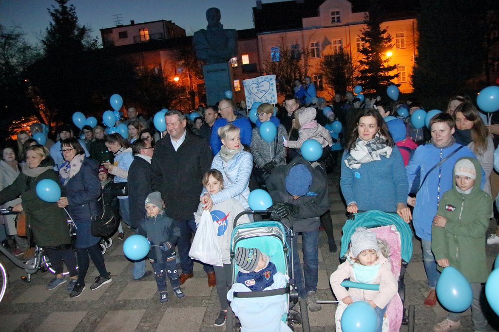 Niebieski Marsz w Ostrołęce [02.04.2019] - zdjęcie #3 - eOstroleka.pl