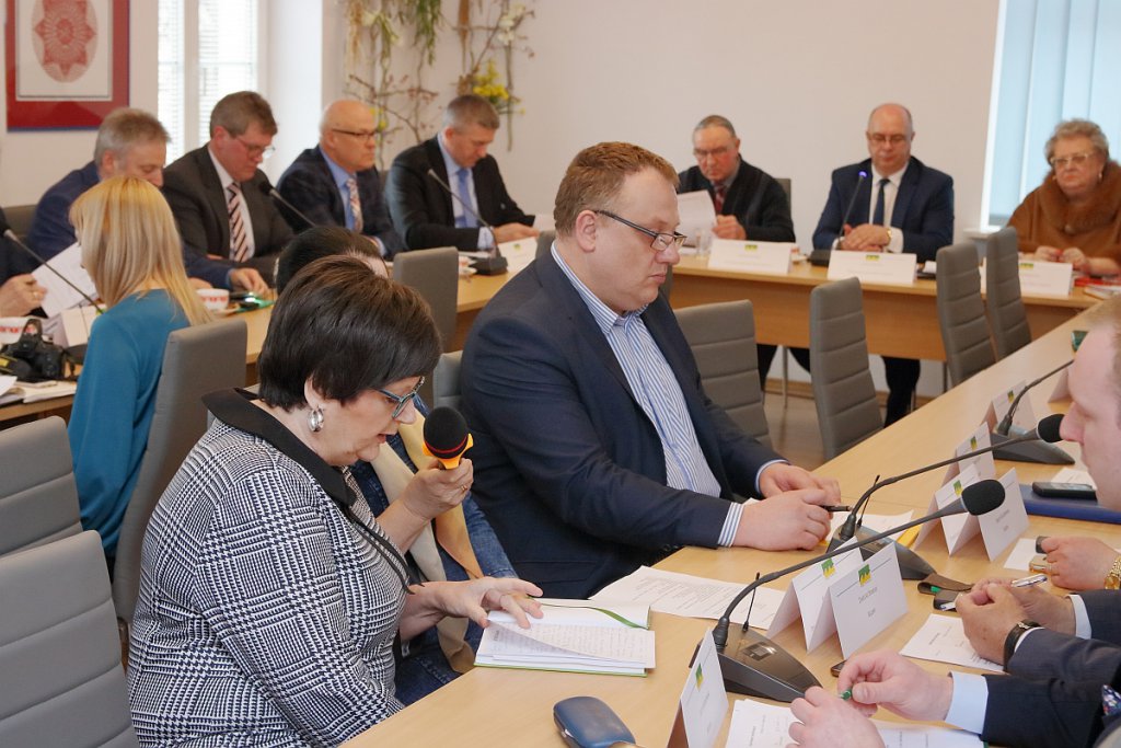 V sesja Rady Powiatu [10.04.2019] - zdjęcie #2 - eOstroleka.pl