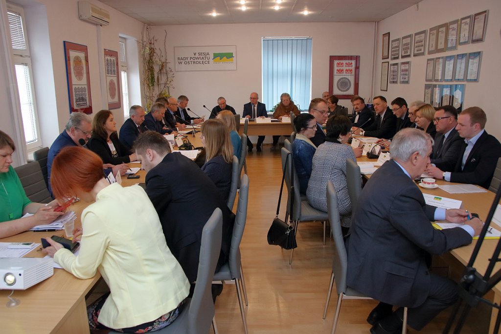 V sesja Rady Powiatu [10.04.2019] - zdjęcie #3 - eOstroleka.pl