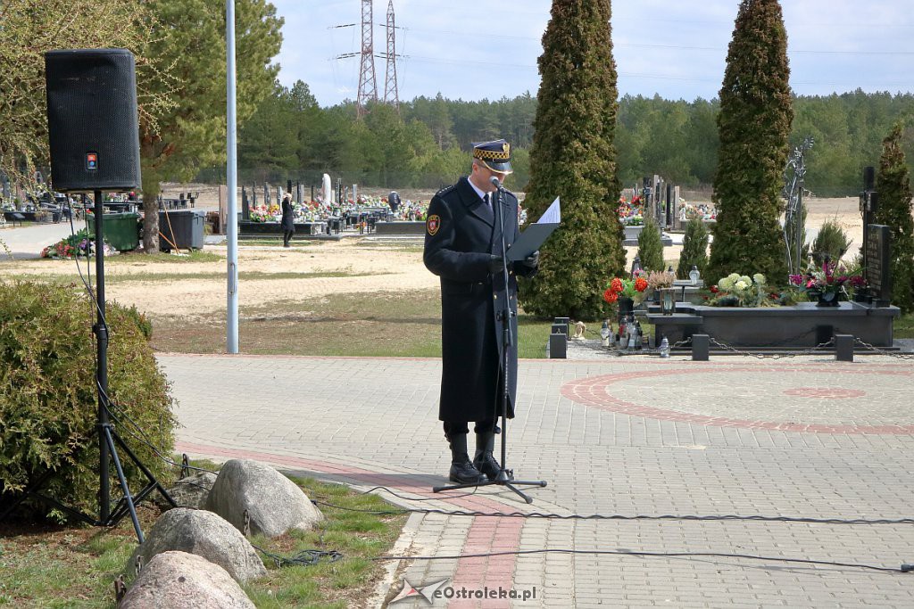Miejskie obchody 79. rocznicy Zbrodni Katyńskiej [12.04.2019] - zdjęcie #23 - eOstroleka.pl