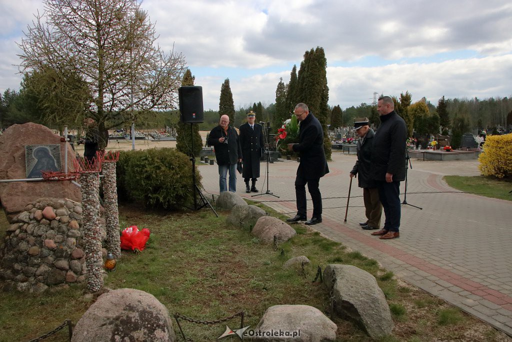 Miejskie obchody 79. rocznicy Zbrodni Katyńskiej [12.04.2019] - zdjęcie #41 - eOstroleka.pl