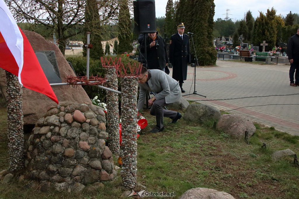 Miejskie obchody 79. rocznicy Zbrodni Katyńskiej [12.04.2019] - zdjęcie #44 - eOstroleka.pl