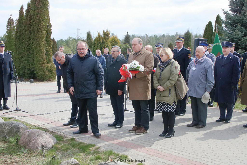 Miejskie obchody 79. rocznicy Zbrodni Katyńskiej [12.04.2019] - zdjęcie #61 - eOstroleka.pl
