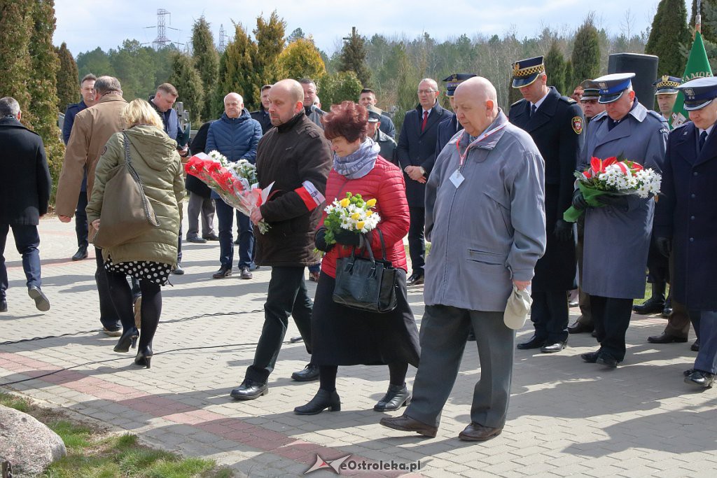 Miejskie obchody 79. rocznicy Zbrodni Katyńskiej [12.04.2019] - zdjęcie #64 - eOstroleka.pl