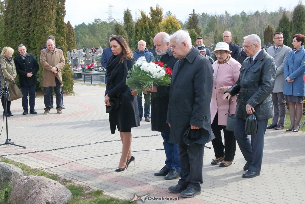 Miejskie obchody 79. rocznicy Zbrodni Katyńskiej [12.04.2019] - zdjęcie #80 - eOstroleka.pl