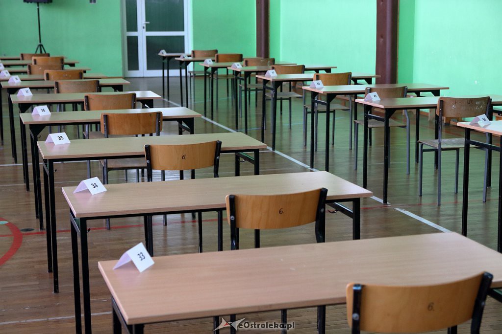 Egzamin ósmoklasisty w Ostrołęce [15.04.2019] - zdjęcie #17 - eOstroleka.pl