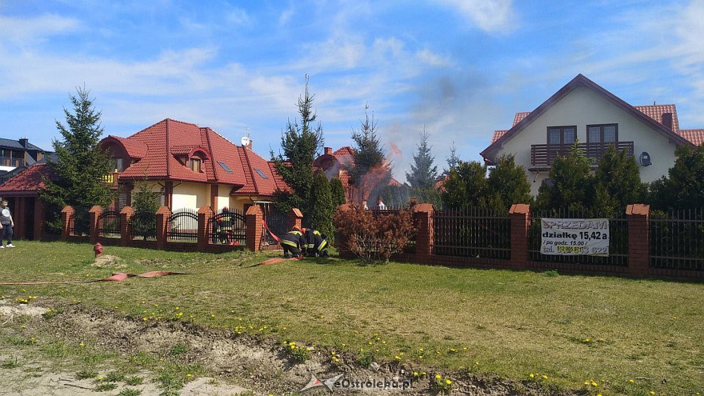 Pożar przy ulicy Goworowskiej [20.04.2019] - zdjęcie #7 - eOstroleka.pl