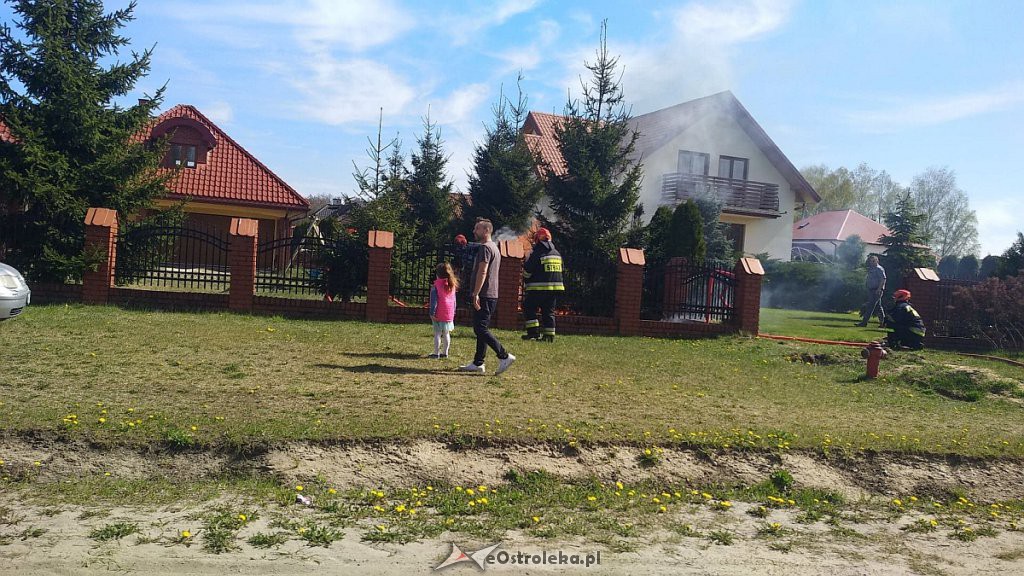 Pożar przy ulicy Goworowskiej [20.04.2019] - zdjęcie #8 - eOstroleka.pl