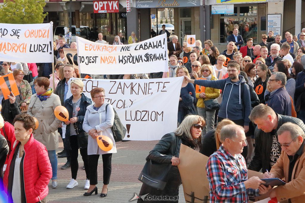 Wiec poparcia dla nauczycieli w Ostrołęce [24.04.2019] - zdjęcie #43 - eOstroleka.pl