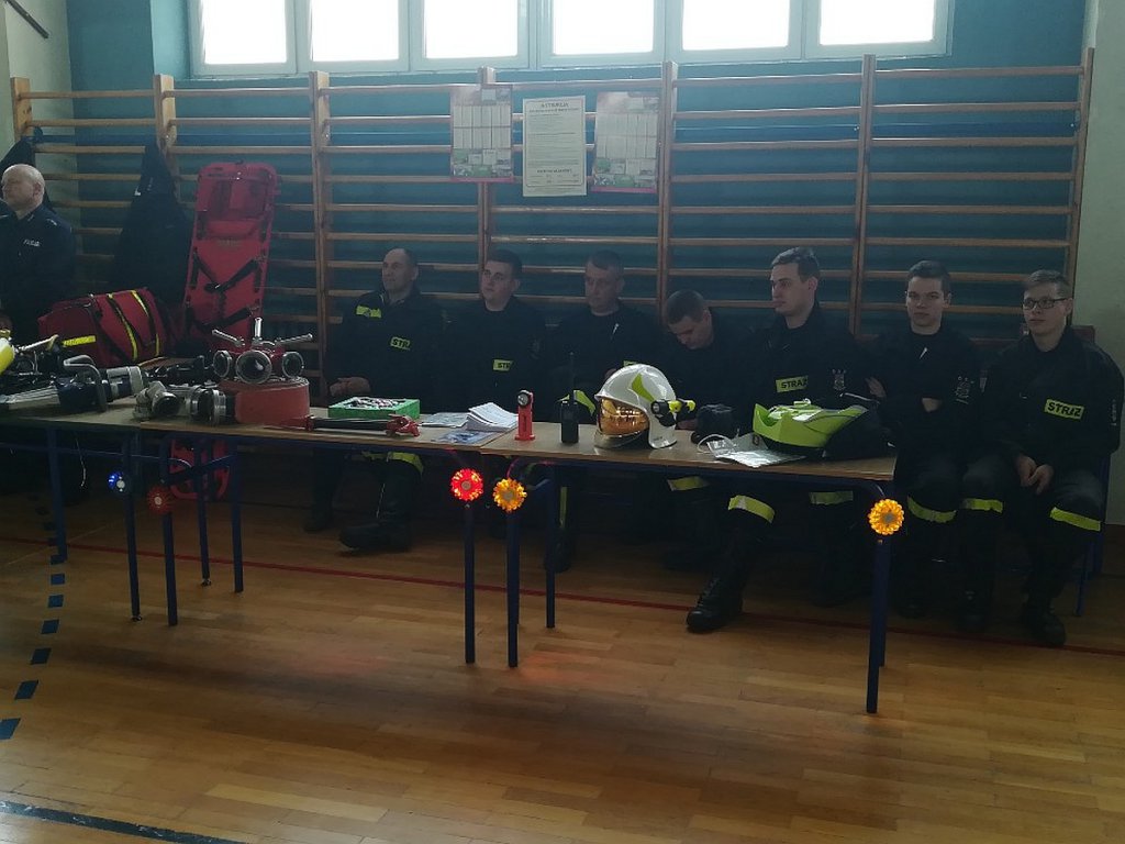 Dzień Służb Mundurowych w Szkole Podstawowej w Troszynie [29.04.2019] - zdjęcie #6 - eOstroleka.pl