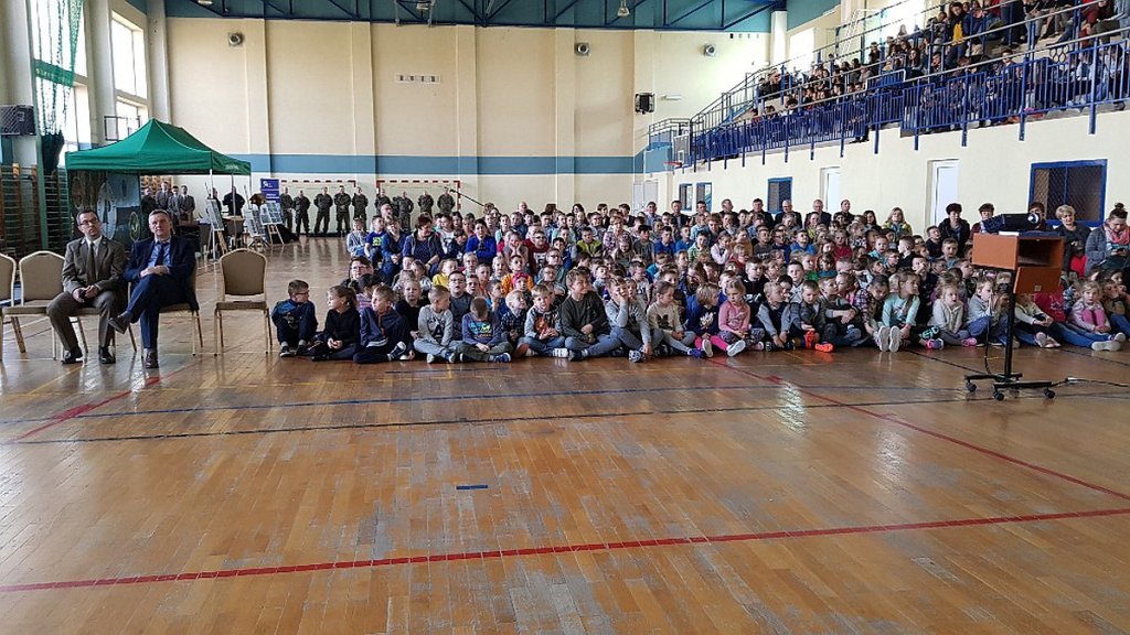 Dzień Służb Mundurowych w Szkole Podstawowej w Troszynie [29.04.2019] - zdjęcie #13 - eOstroleka.pl