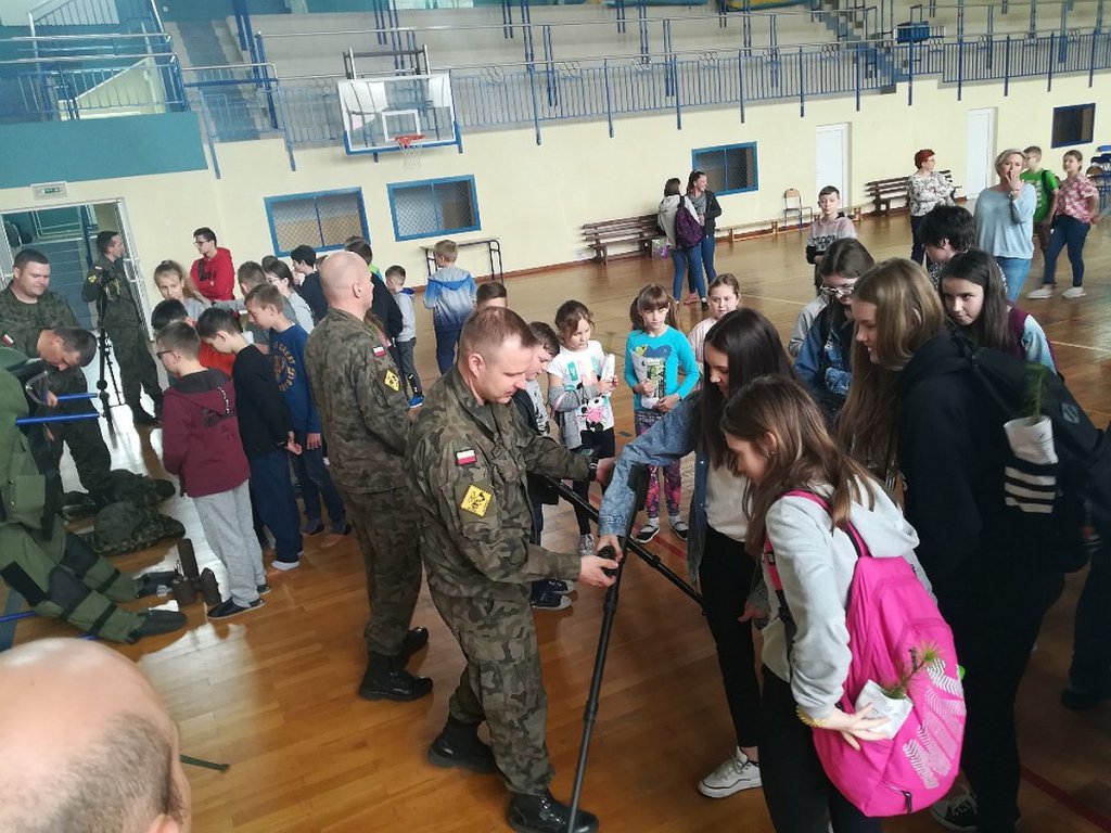 Dzień Służb Mundurowych w Szkole Podstawowej w Troszynie [29.04.2019] - zdjęcie #28 - eOstroleka.pl