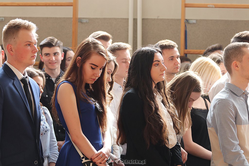 Zakończenie roku szkolnego klas maturalnych w ZSZ 4 [29.4.2019] - zdjęcie #15 - eOstroleka.pl