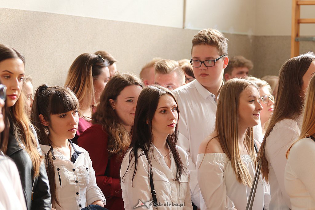 Zakończenie roku szkolnego klas maturalnych w ZSZ 4 [29.4.2019] - zdjęcie #17 - eOstroleka.pl