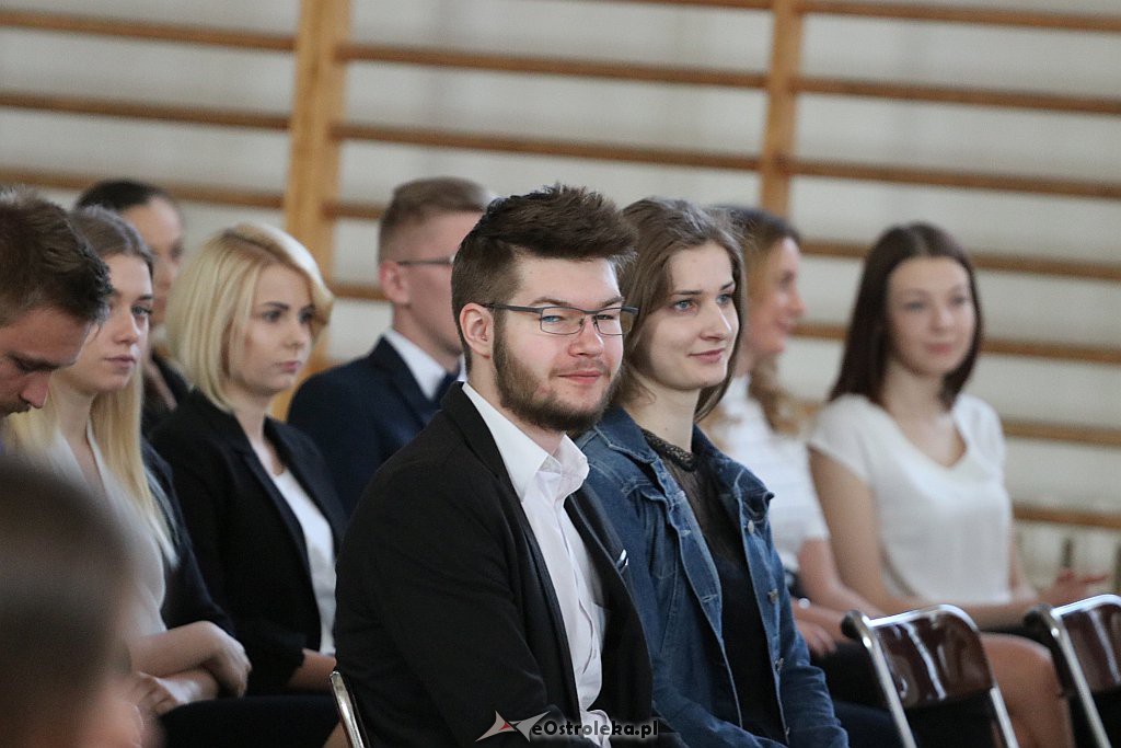 Zakończenie roku szkolnego klas maturalnych w ZSZ 3 [30.4.2019] - zdjęcie #16 - eOstroleka.pl