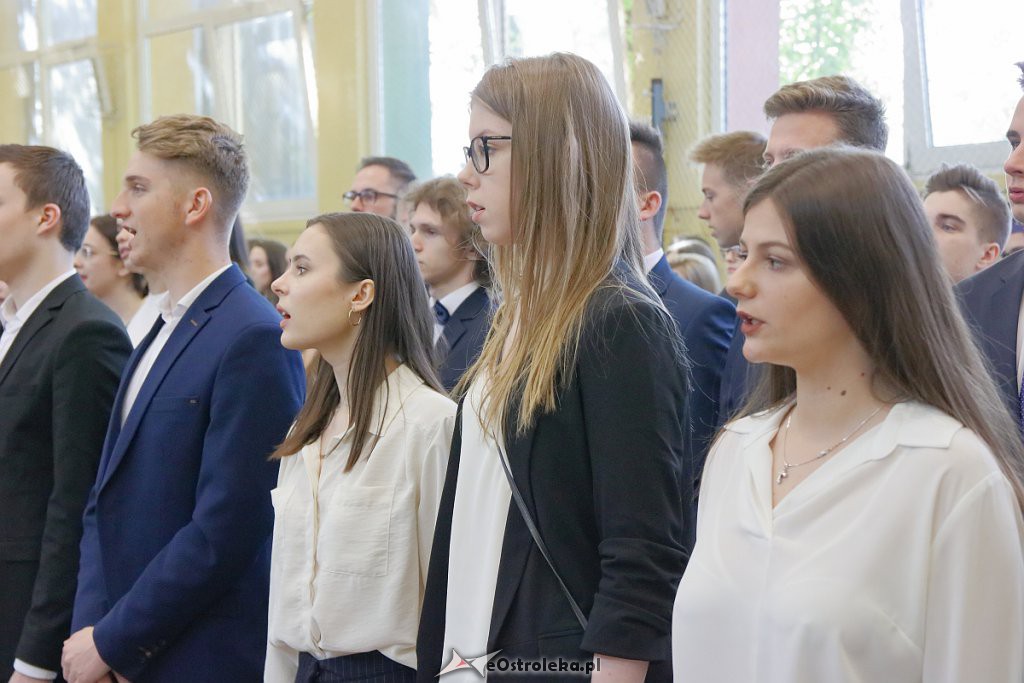 Absolwenci I LO z rocznika 2018/2019 pożegnali się ze szkołą [30.04.2019] - zdjęcie #15 - eOstroleka.pl