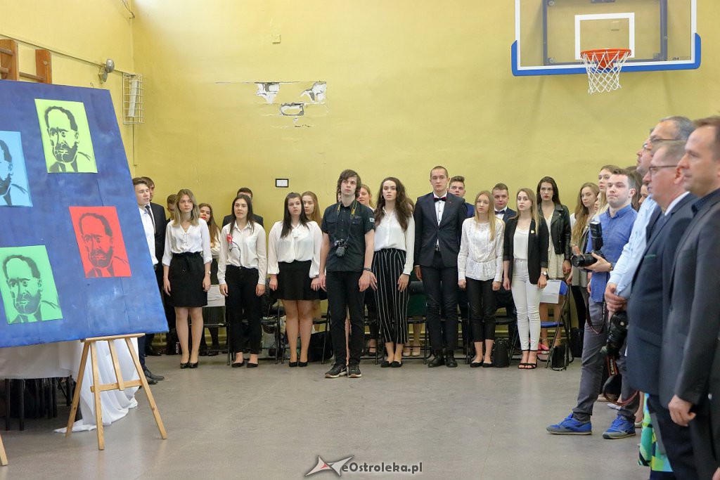 Absolwenci I LO z rocznika 2018/2019 pożegnali się ze szkołą [30.04.2019] - zdjęcie #21 - eOstroleka.pl