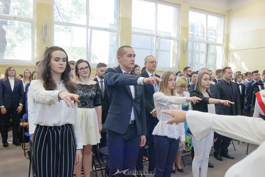 Absolwenci I LO z rocznika 2018/2019 pożegnali się ze szkołą [30.04.2019] - zdjęcie #66 - eOstroleka.pl