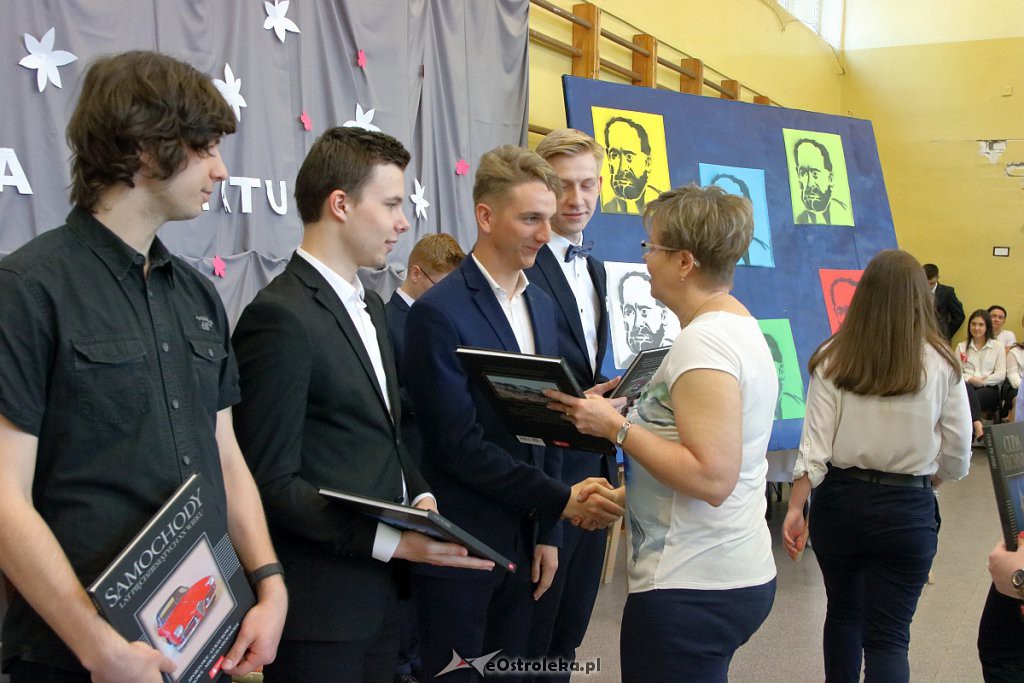 Absolwenci I LO z rocznika 2018/2019 pożegnali się ze szkołą [30.04.2019] - zdjęcie #1 - eOstroleka.pl