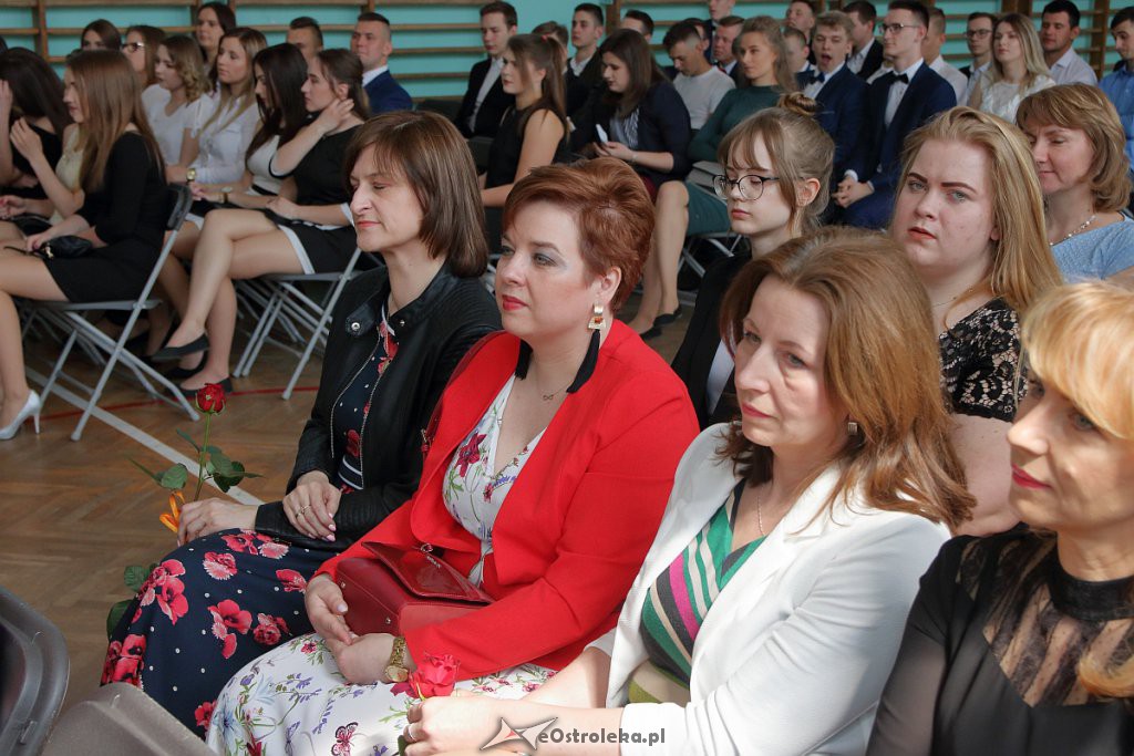 Zakończenie roku szkolnego klas maturalnych w ZSZ nr 2 [30.04.2019] - zdjęcie #10 - eOstroleka.pl
