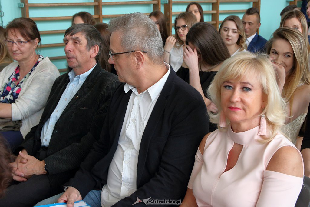 Zakończenie roku szkolnego klas maturalnych w ZSZ nr 2 [30.04.2019] - zdjęcie #41 - eOstroleka.pl
