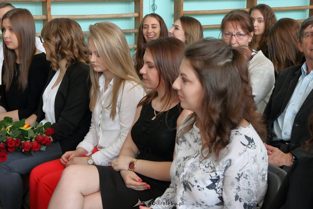 Zakończenie roku szkolnego klas maturalnych w ZSZ nr 2 [30.04.2019] - zdjęcie #38 - eOstroleka.pl