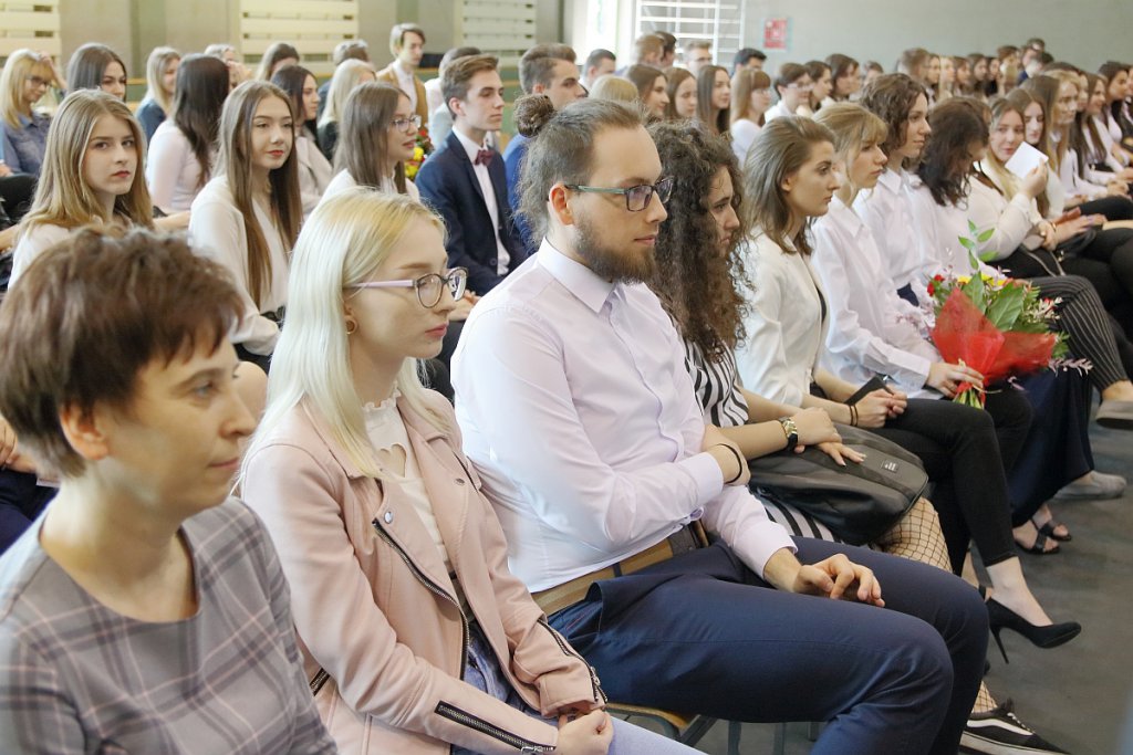 Zakończenie roku szkolnego maturzystów z III LO [30.04.2019] - zdjęcie #13 - eOstroleka.pl