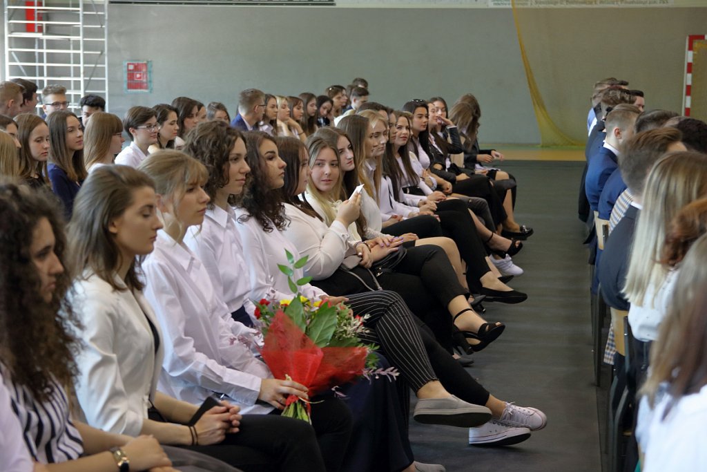 Zakończenie roku szkolnego maturzystów z III LO [30.04.2019] - zdjęcie #14 - eOstroleka.pl