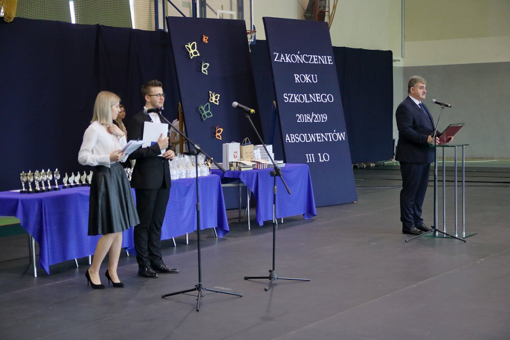 Zakończenie roku szkolnego maturzystów z III LO [30.04.2019] - zdjęcie #31 - eOstroleka.pl