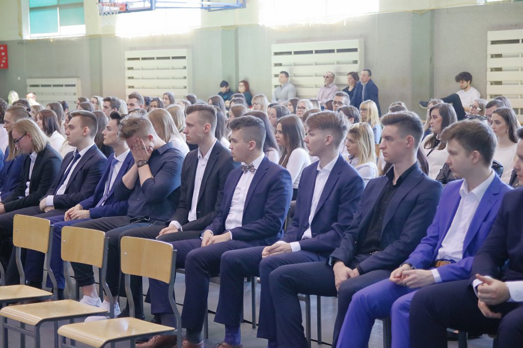 Zakończenie roku szkolnego maturzystów z III LO [30.04.2019] - zdjęcie #35 - eOstroleka.pl