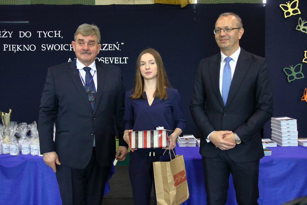 Zakończenie roku szkolnego maturzystów z III LO [30.04.2019] - zdjęcie #34 - eOstroleka.pl