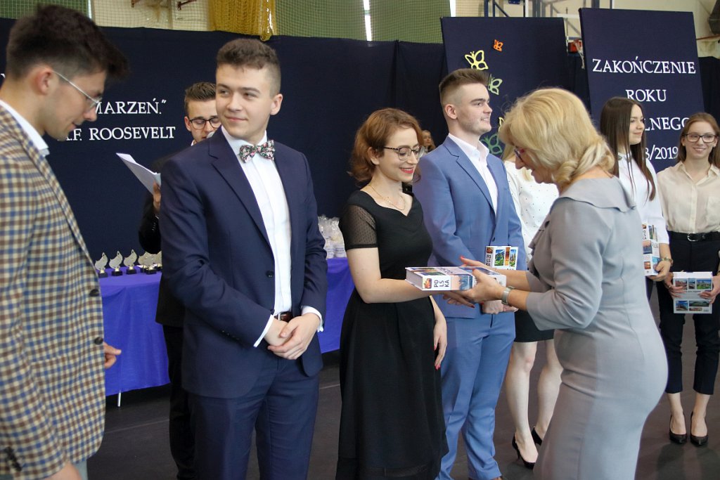 Zakończenie roku szkolnego maturzystów z III LO [30.04.2019] - zdjęcie #29 - eOstroleka.pl
