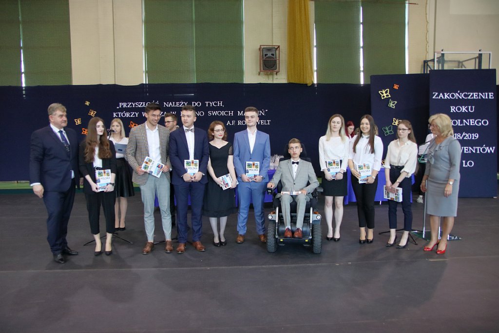 Zakończenie roku szkolnego maturzystów z III LO [30.04.2019] - zdjęcie #21 - eOstroleka.pl