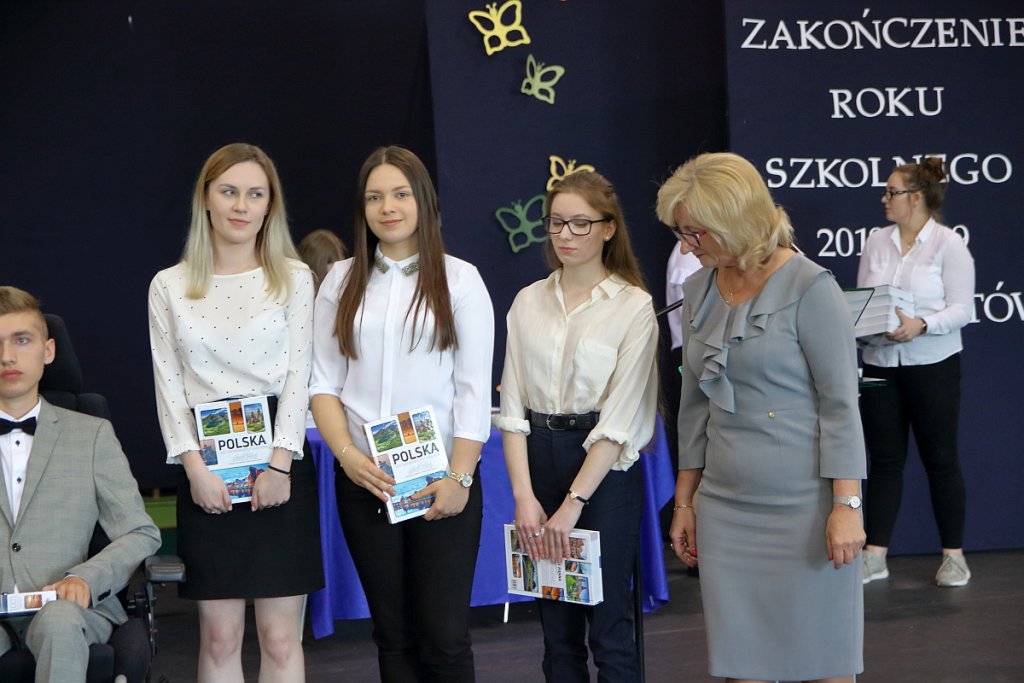Zakończenie roku szkolnego maturzystów z III LO [30.04.2019] - zdjęcie #17 - eOstroleka.pl