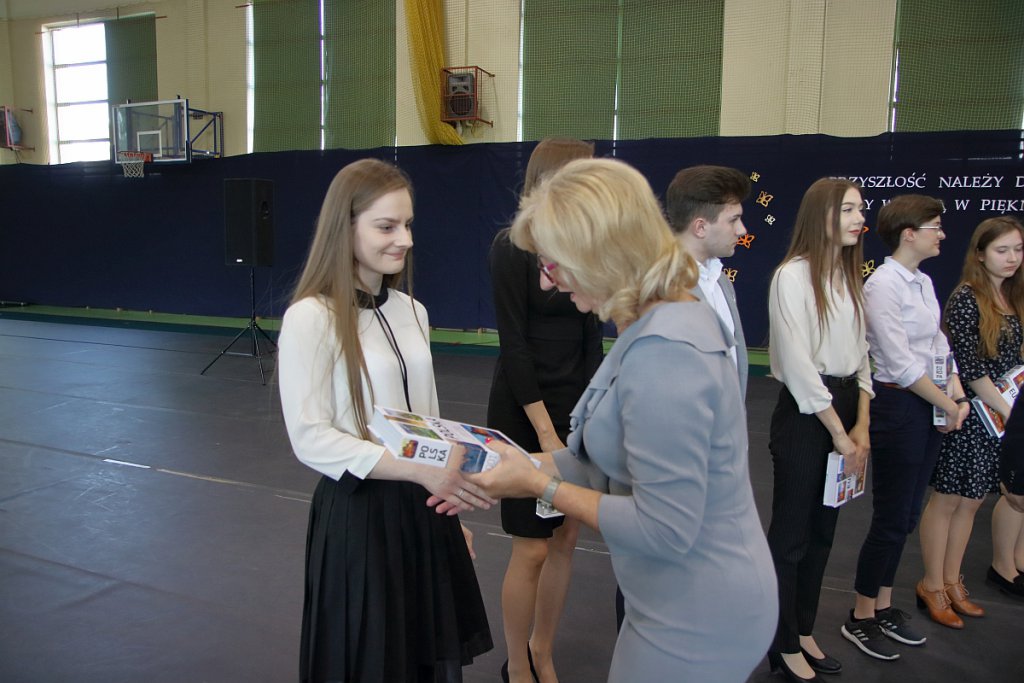 Zakończenie roku szkolnego maturzystów z III LO [30.04.2019] - zdjęcie #79 - eOstroleka.pl